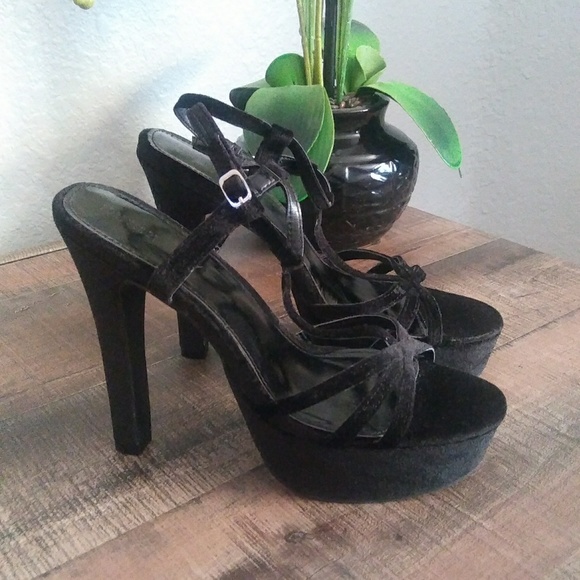Forever 21 Shoes - Foreever21 Black Strap Heels